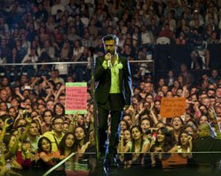 Yalın... "EN MÜKEMMEL MİSAFİRLER" ARENA'YI DOLDURDU!