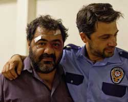 Arslan Güven...ŞAİR RUHLU GAZETECİ KOMEDYEN OLDU;  "OLDU, TEŞEKKÜRLER!"