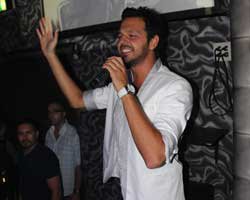 Çağlayan Topaloğlu... GURBETÇİLERİ COŞTURDU!