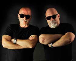 DİNOZORLAR GELİYOR!