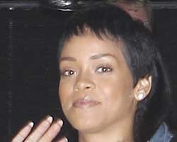 Rihanna ? ERKEK TRAŞI OLDU!