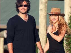 Shakira... ESKİ SEVGİLİDEN 45 MİLYON DOLARLIK DAVA!