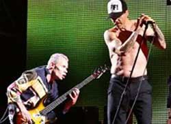 Red Hot Chili Peppers...   "EZAN SESİ DUYDUĞUNUZ İÇİN ÇOK ŞANSLISINIZ"
