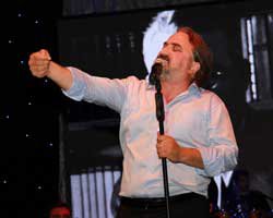 Volkan Konak... FORMULA PİLOTU GİBİYİM!