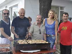 "Oğlum Bak Git"...  ÇEKİMLERE MANGAL PARTİLİ FİNAL !