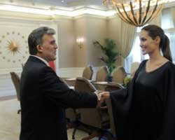 Angelina Jolie... TÜRKİYE'Yİ ÖVE ÖVE BİTİREMEDİ!