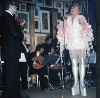Zeki Müren..."SANAT GÜNEŞİ"NİN KOSTÜMLERİ ONARILDI, SERGİLENMEYİ BEKLİYOR!