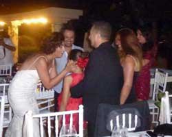 Meltem Cumbul-Ali Can Özbaş... KUŞADASI'NDA KAYINPEDERİN OTELİNDE DÜĞÜN!