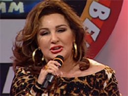 Nükhet Duru... TAM BİR SİGARA DÜŞMANI...