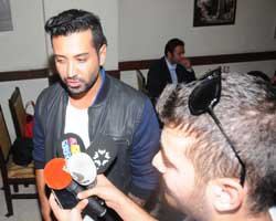 Tan... YAKINDA BİR HAYRANIMLA EVLENİRİM!