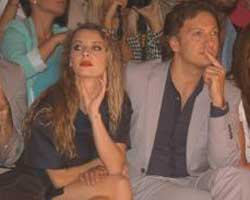 Tuba Ünsal-Mirgün Cabas... ELELE, GÖZGÖZE, DİZDİZE AŞKA DEVAM!