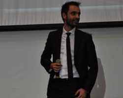 Eren Sandal... BAKÜ'DE `FIRST YILIN EN İYİLERİ ÖDÜLLERİ'NDE YILIN BAŞARILI SANATÇISI SEÇİLDİ!