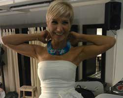 Jale... 34 BEDEN HAYRANINI ARIYOR!