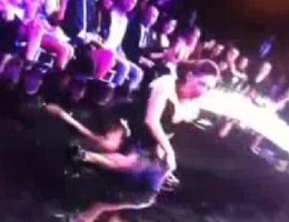 Sibel Tüzün... GÜZELLİK YARIŞMASINDA SAHNEDE FENA DÜŞTÜ!