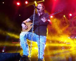 Kıraç... ALDI SAZI ELİNE!