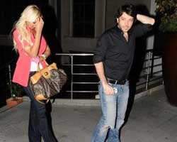 Nihat Doğan... PANİKLEYEN SEVGİLİSİNİ TESELLİ ETTİ!