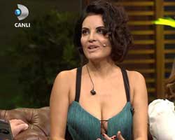 Beyaz Show... GÖKSEL'İN GÖĞÜSLERİ VE AHMET KURAL'LA DÜETİ ÇOK KONUŞULDU!