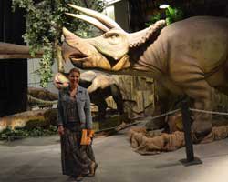 Gülben Ergen... DİNAZORLARLA STRES ATTİ!