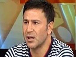 İzzet Yıldızhan... OTEL SORUSUNU DUYUNCA KÜPLERE BİNDİ!..