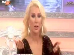 Seda Sayan... ŞEHİT AİLELERİNDEN ELİNİ ETEĞİNİ (!) ÇEKTİ..