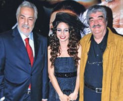 Vesaire Vesaire...YEŞİLÇAM TADINDA NAİF BİR FİLM!