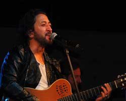 Fettah Can... ÇİFTE BAYRAM!