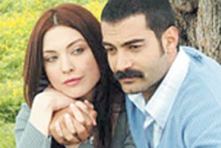 Arzu  Yanardağ...KIZIYLA HİÇ İLGİLENMİYORMUŞ...