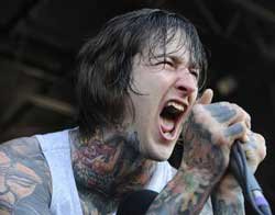 Mitch Lucker... ROCK YILDIZI MOTOSİKLET KAZASINDA HAYATINI KAYBETTİ!
