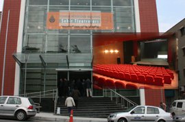 ÜSKÜDAR TİYATROSUNA KAVUŞUYOR...