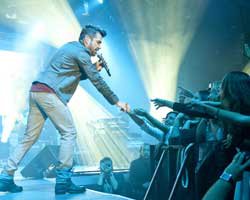 Kenan Doğulu... ANADOLU YAKASINDA MUHTEŞEM KONSER!