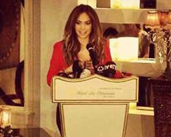 Jennifer Lopez... 'UMARIM GEZERKEN MAGAZİNCİLER PEŞİME TAKILMAZ!'