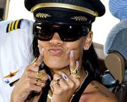 Rihanna... 7 GÜNDE 7 ÜLKE TURNESİ DVD`DE!