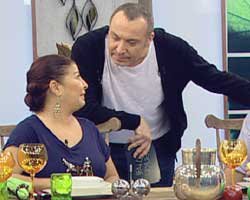 FANATİK FENERBAHÇELİ YELİZ'DEN AHMET ÇAKAR'A CANLI YAYINDA AYAR!