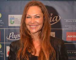 Hülya Cup Tenis Turnuvası ... RAKETLER GENÇLERE DESTEK İÇİN YARIŞACAK!