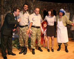 'Atölye Tiyatrosu'... 'PAŞA ANAM' GÖSTERİYE HAZIR!