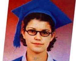 Beren Saat... ORTAOKUL FOTOĞRAFI ŞAŞIRTTI!