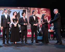 SAFİYE AYLA-ZEKİ MÜREN SES YARIŞMASI SONUÇLANDI!