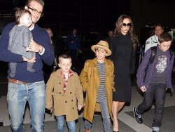 BECKHAM AİLESİ ANAVATANINA DÖNDÜ!