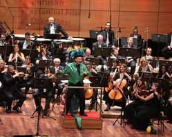 Ali Poyrazoğlu... ORKESTRA YÖNETTİ, 6 GENCE BURS SAĞLADI!..