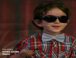 "Yetenek Sizsiniz Türkiye"... 3.5 YAŞINDAKİ EMİR PARMAK ISIRTTI!..