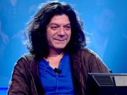 'Kim Milyoner Olmak İster'... EVSİZ YARIŞMACI OYUNCU MU?