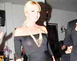 Seda Üren... YİNE SİYAH TRANSPARAN, YİNE FLAŞLAR!