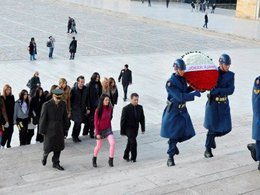 "Ankara Kızları Güzellik Yarışması"? GÜZELLER ATA'NIN HUZURUNDA!
