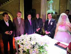 Cüneyt Şentürk-Eylül Soydan... MUHTEŞEM BİR DÜĞÜNLE EVLENDİLER!