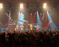 Murat Boz...YILBAŞI KONSERİNDE İZDİHAM!