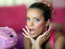 Nuray Ülker (Kendi)... ESKİ ÇALIŞANINA ŞANTAJ DAVASI...