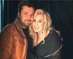 Zerrin Özer-Halil Sezai... YANAK YANAĞA!