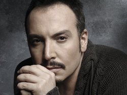 Cenk Eren.. 2 YIL ARADAN SONRA `AZ ZEHİR`LE HIZLI BİR GİRİŞ YAPTI!