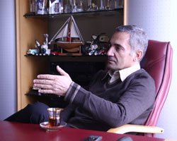 Avşar Film'in sahibi Şükrü Avşar... 'SETTE İKİ OYUNCUNUN AŞK YAŞAMASINDAN NEFRET EDİYORUM!'