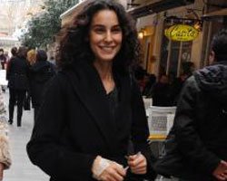 Arzum Onan... BİLEĞİNİ NASIL İNCİTTİ?